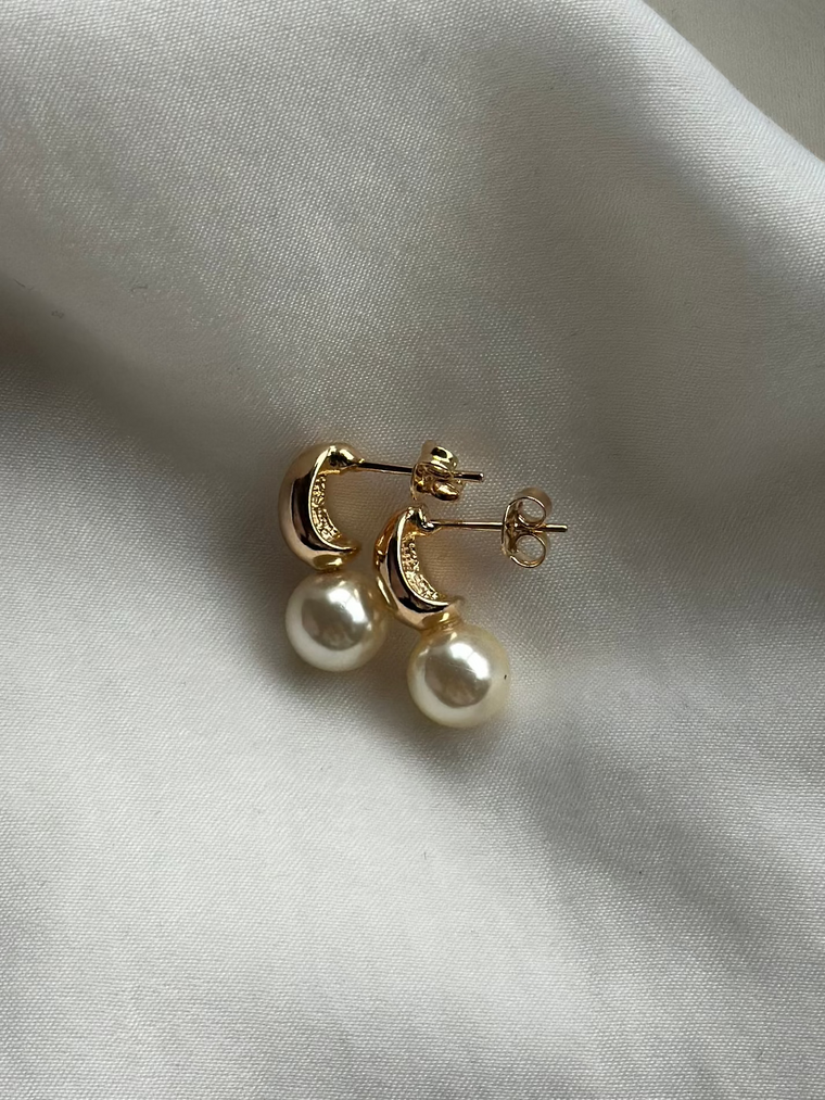 Isla Pearl Drop Earrings